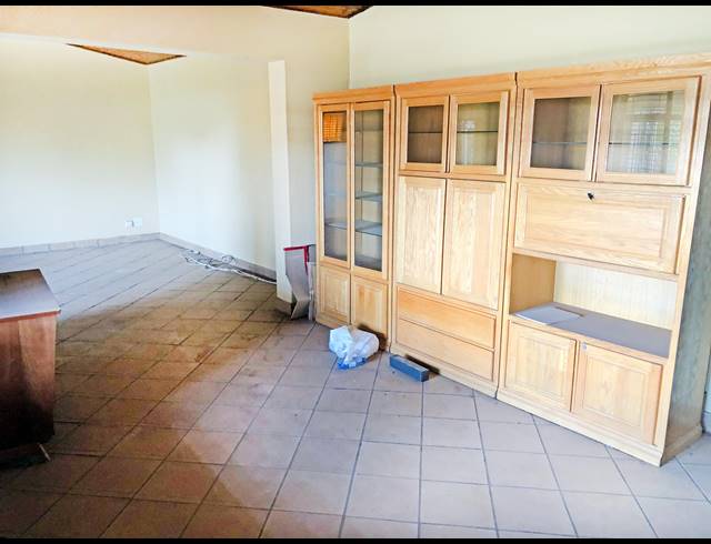 3 BEDROOM HOUSE FOR SALE IN SINOVILLE